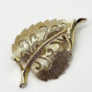 Vintage Gerrys Gold Tone Scroll Textured Leaf Brooch Pin Marked 2.25"